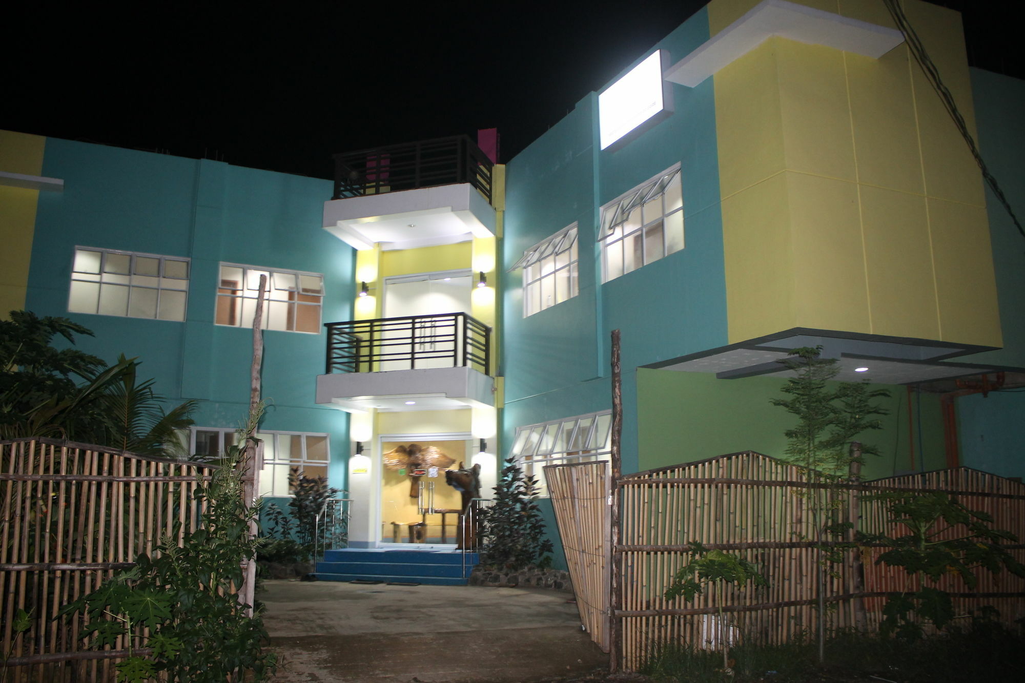 Ezy Stay Puerto Princesa Tiniguiban Экстерьер фото